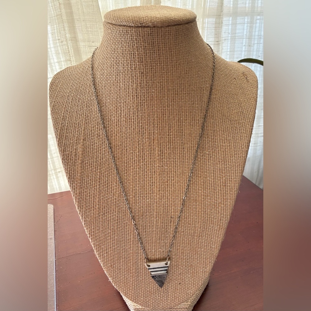 Silver Chain Necklace with Cream and Black Triangular Mother of Pearl Pendant - Picture 2 of 4